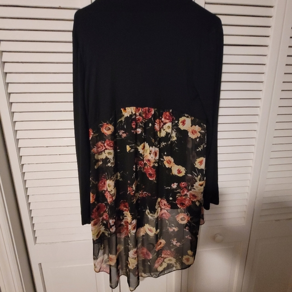 Kim & Cami Floral Black blazer - Picture 3 of 9